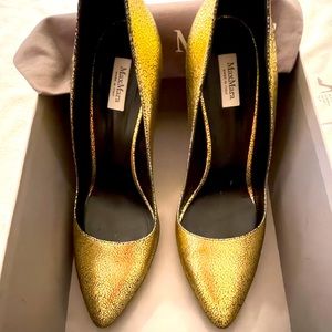 MaxMara Gold Zufolo Pumps!